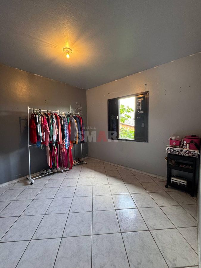 Casa com 3 Quartos no Bairro Rau