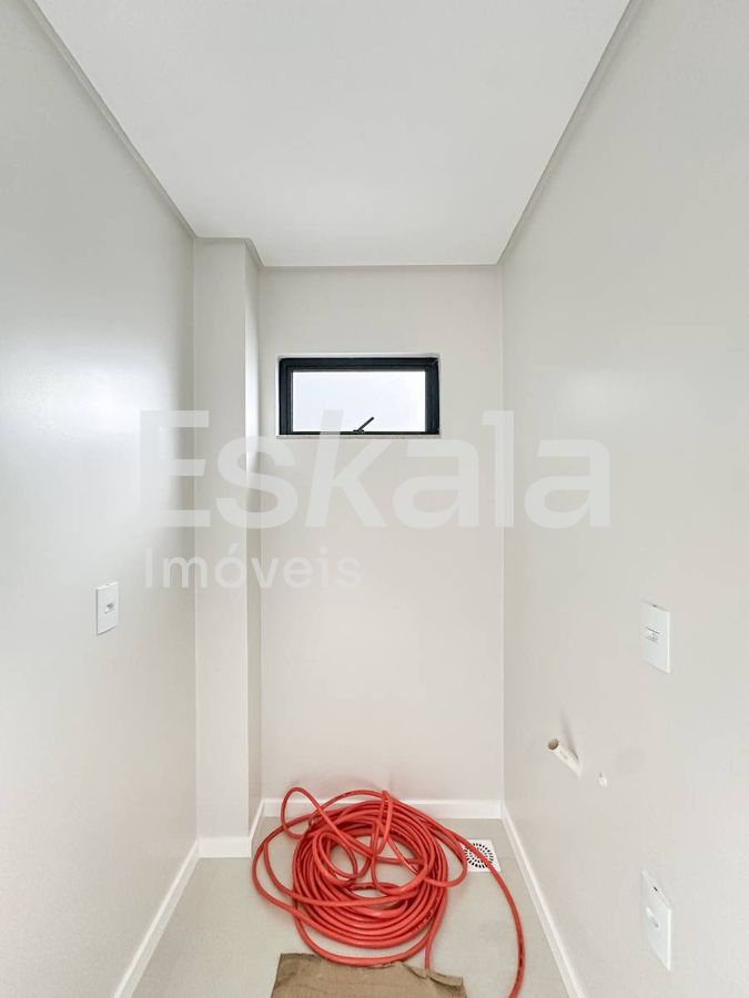 Casa geminada com 02 dormitórios + 01 suíte com close são luís - jaraguá do sul