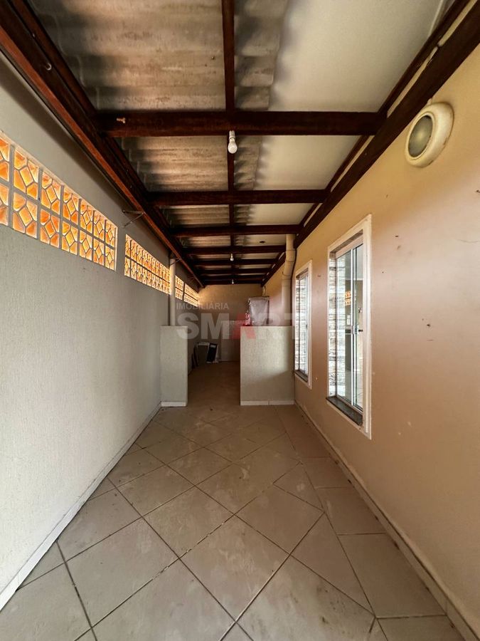 Casa Semimobiliada Suíte + 02 Dormitórios em Três Rios