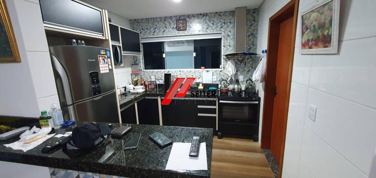 Sobrado 4 dormitorios possui suite com closet e edicula para venda