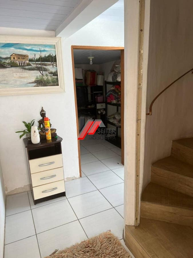 Casa a venda centro de Florianpolis, com 3 dormitorios sendo 1 suíte, vaga de garagem para ate 4 carros