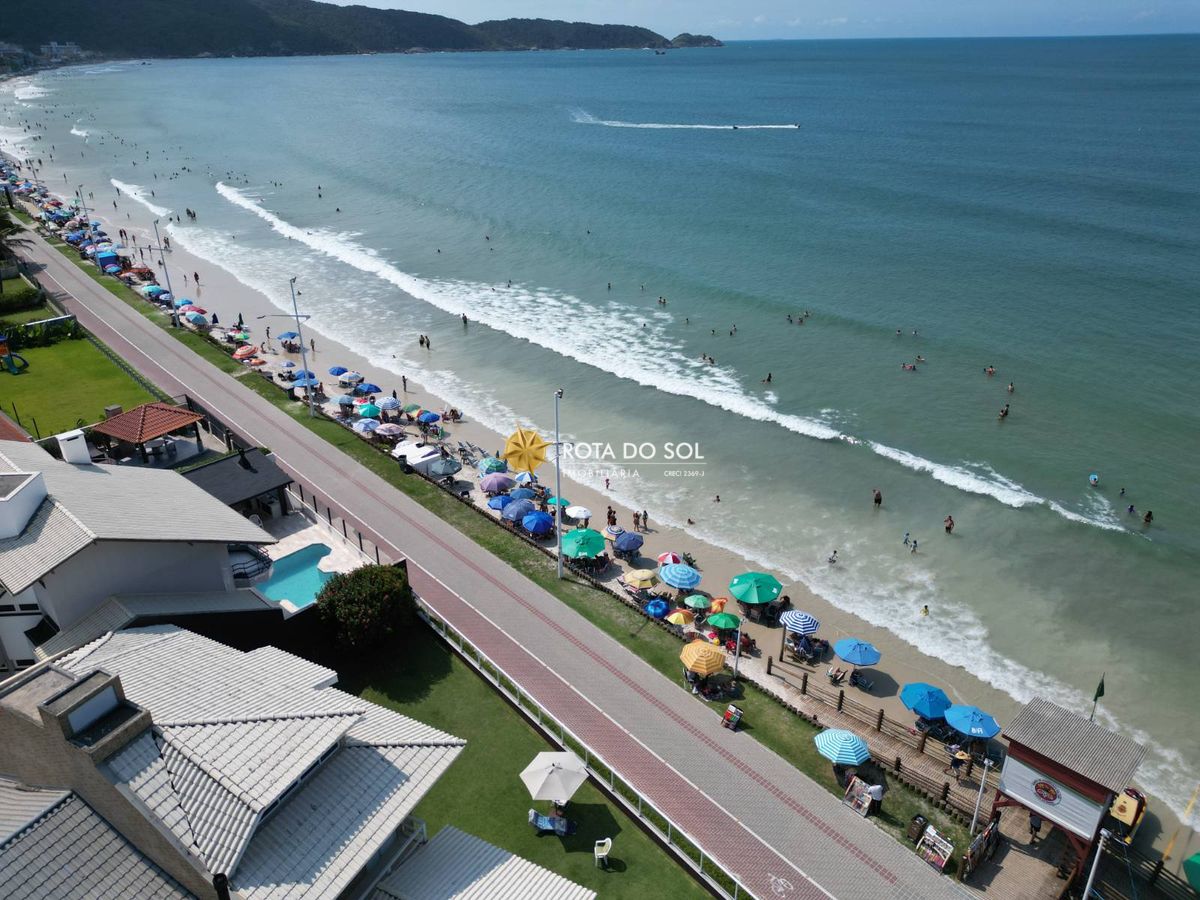 Casa Triplex Frente Mar à venda Praia Bombas Bombinhas SC