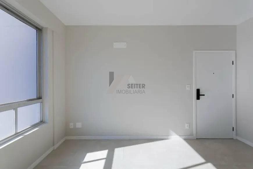 Apartamento com 3 quartos, Centro - Florianópolis