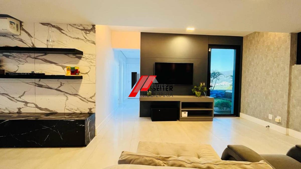 Casa com 4 quartos a venda, 285,77 de área construída Trindade