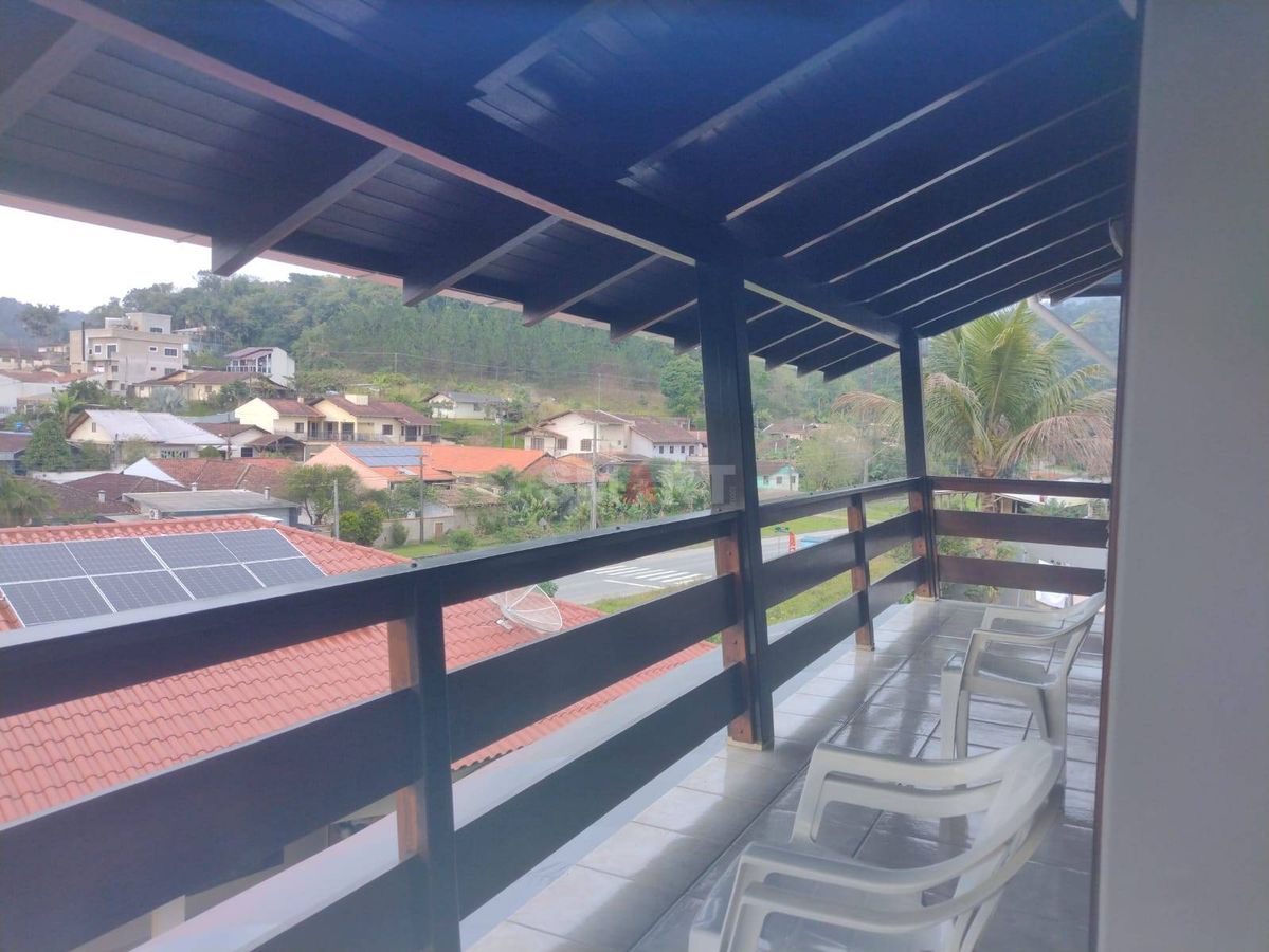 Casa com 3 Quartos Sendo 1 Suite no Bairro Estrada Nova