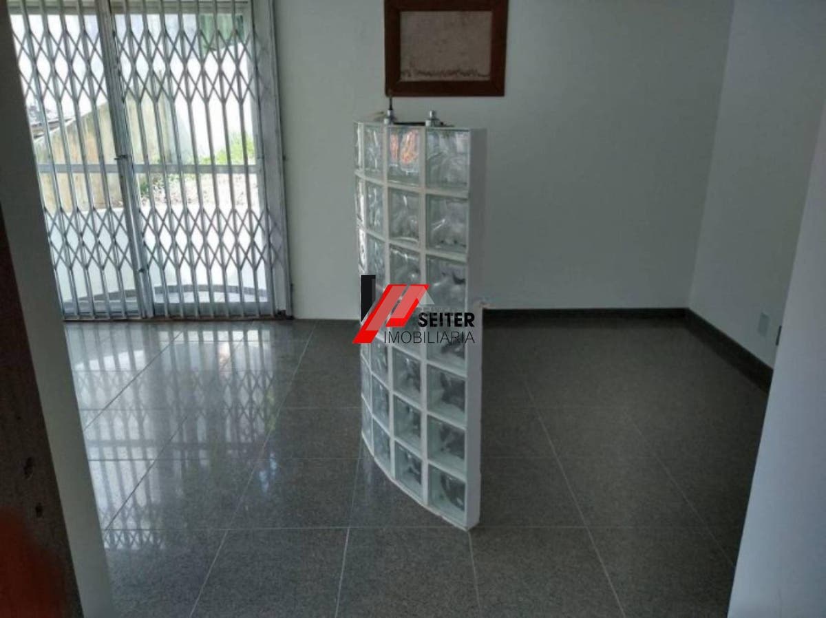 Casa comercial a venda no bairro Saco dos Limões