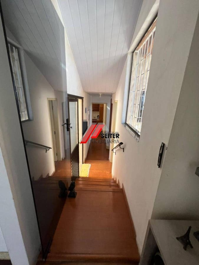 Casa a venda centro de Florianpolis, com 3 dormitorios sendo 1 suíte, vaga de garagem para ate 4 carros