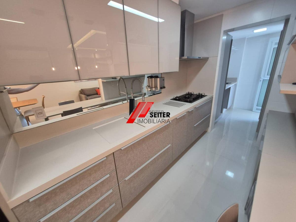 Apartamento de 2 dormitórios alto padrão para locação na Agronômica Florianópolis