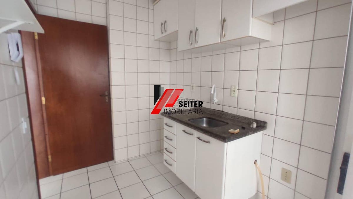 Apartamento 2 suites para aluguel no centro proximo Hercilio Luz
