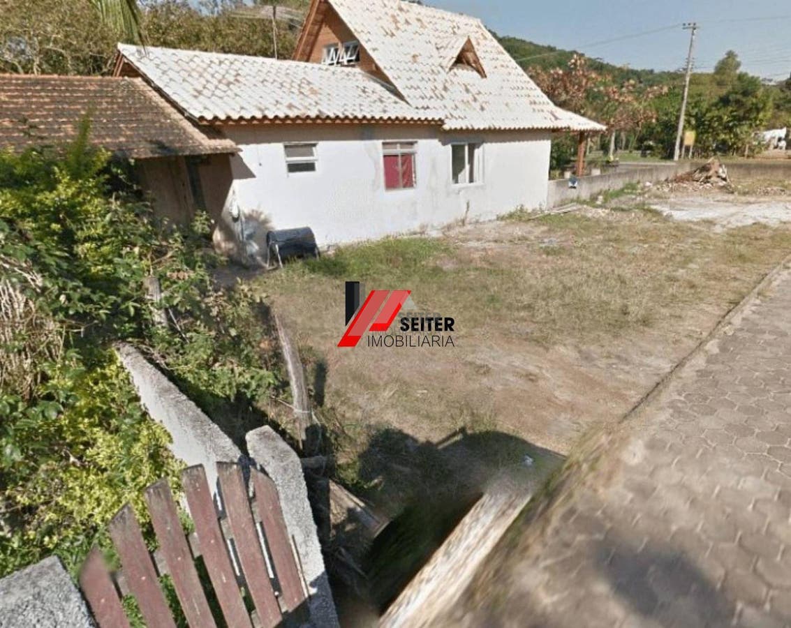 Terreno à venda em Florianópolis-SC Armação do Pântano do Sul 226m2 de área!