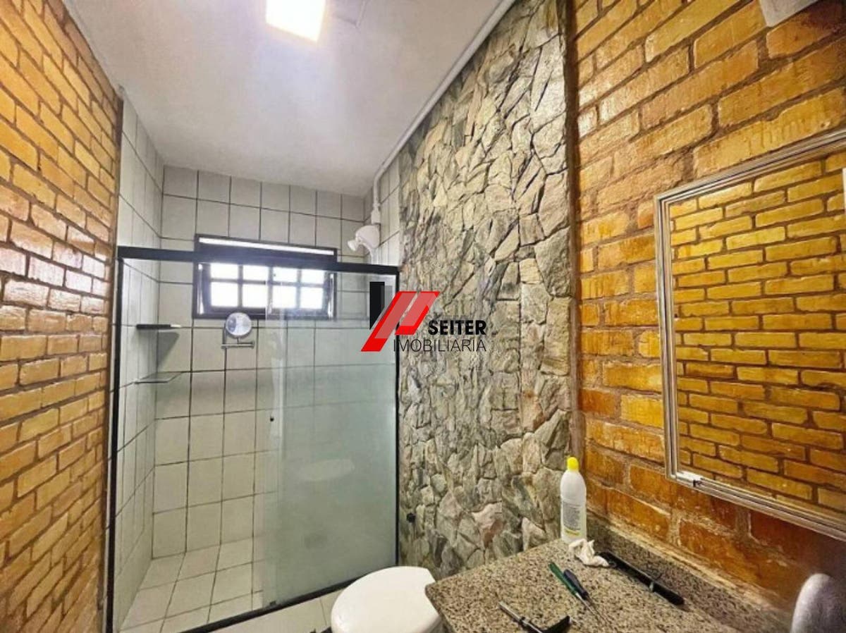 Casa para alugar no Itacorubi com 3 quartos