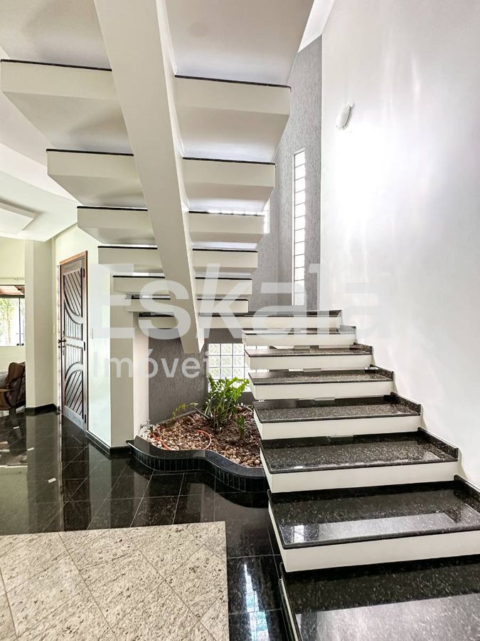 Casa Alto Padrão Semi-Mobiliada e com Piscina Vila Nova - Jaraguá do Sul