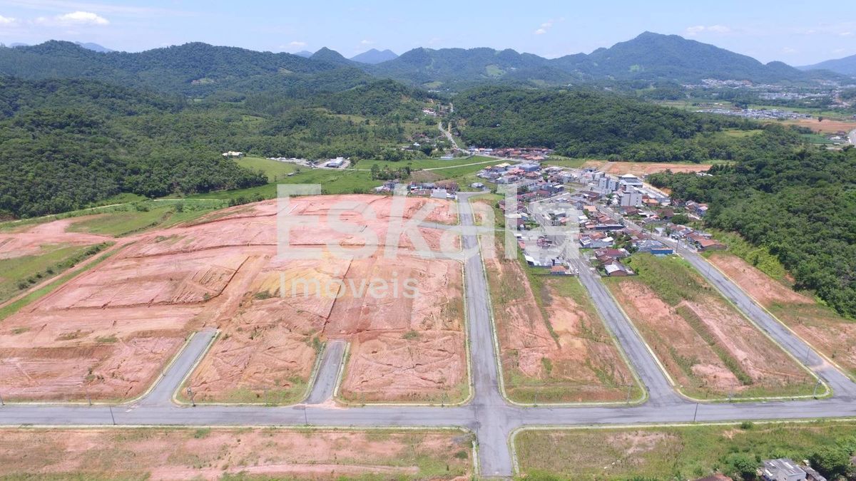 Terreno Com 325m² Localizado no bairro Três Rios do Norte, Jaragua do Sul