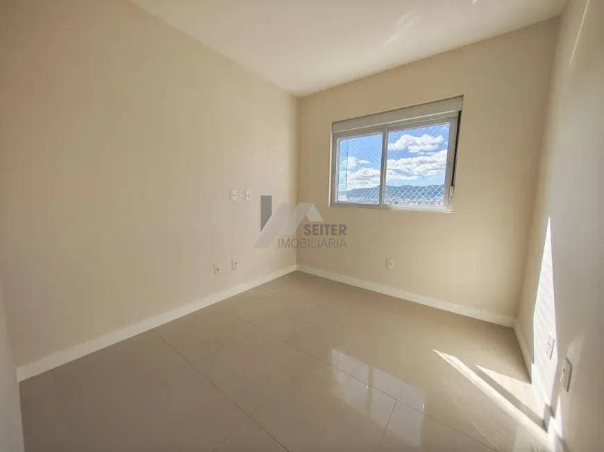 Apartamento com 3 quartos Pantanal Florianópolis