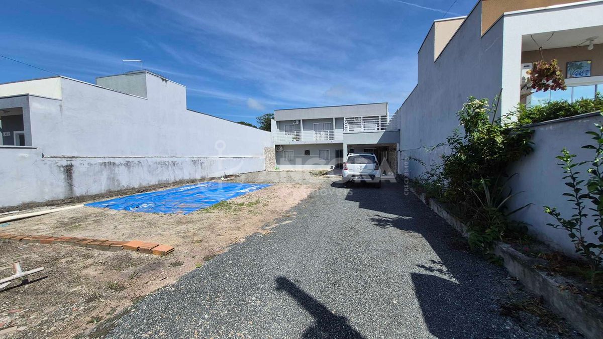 Casa, 4 quartos, 243 m² - Foto 1