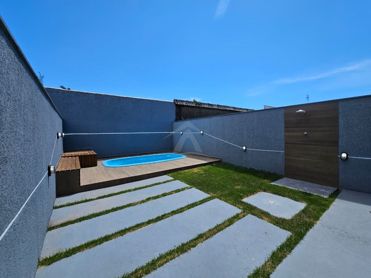 Casa com piscina, 3 quartos sendo 1 suíte, barra do saí