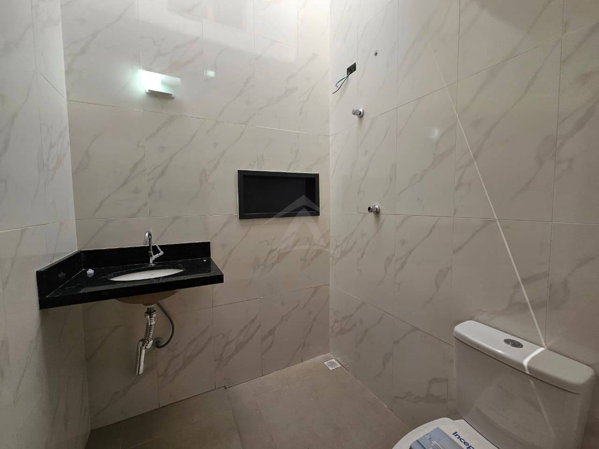 Casa com piscina, 3 quartos sendo 1 suíte, barra do saí