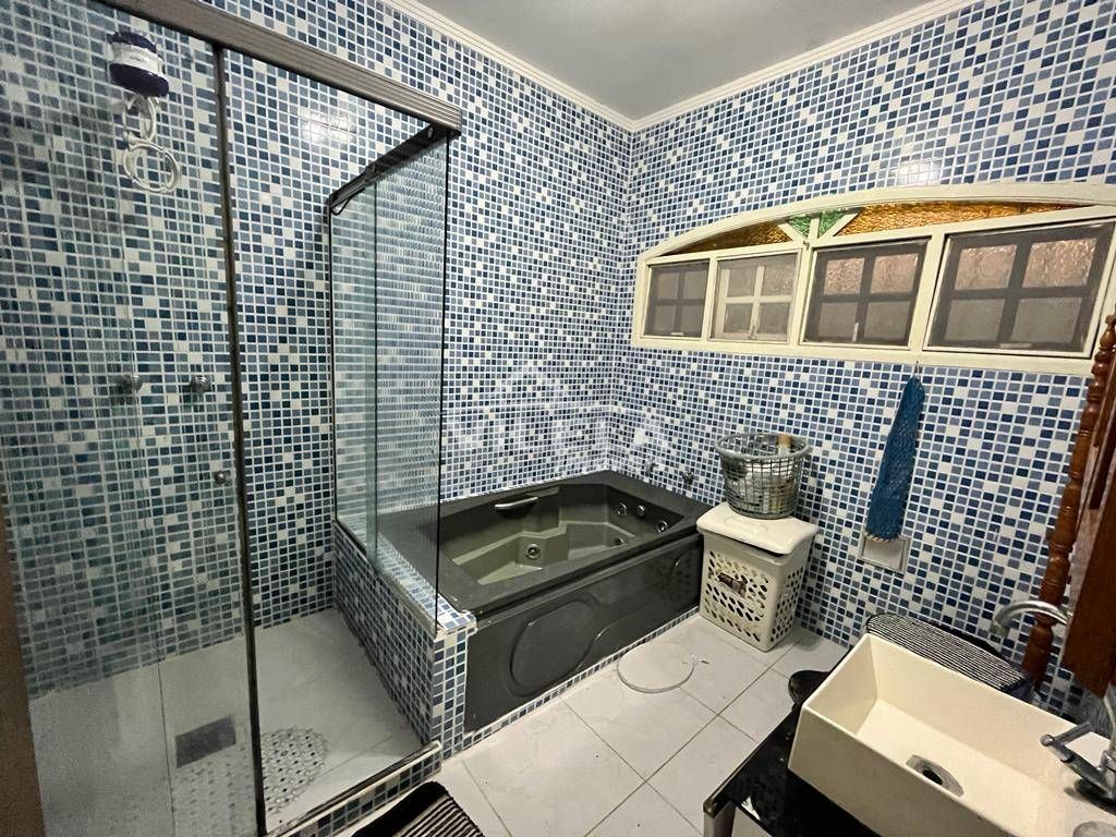 Excelente casa com piscina e edícula