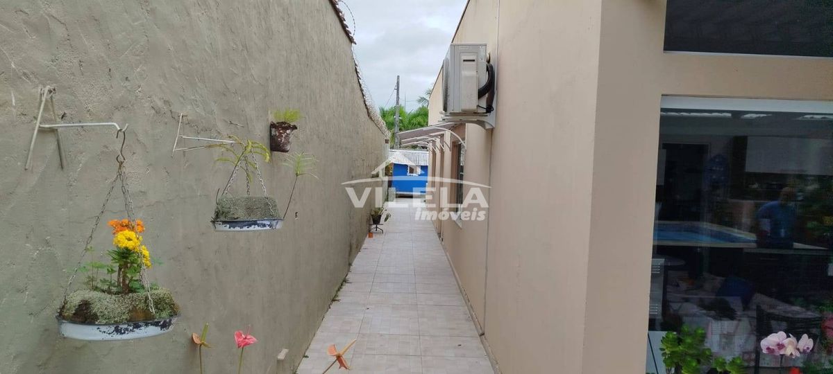 Linda Casa com Piscina