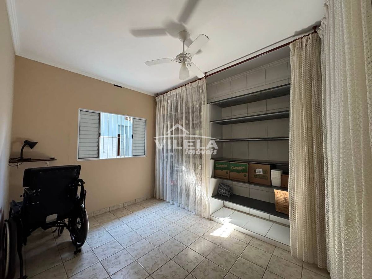 Casa térrea de esquina-jardim aruan-caraguatatuba-sp