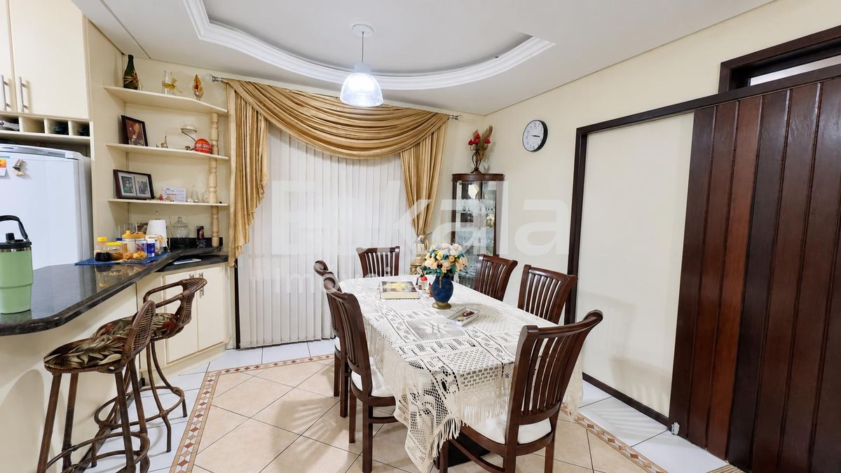 Casa, 4 quartos, 227 m² - Foto 3
