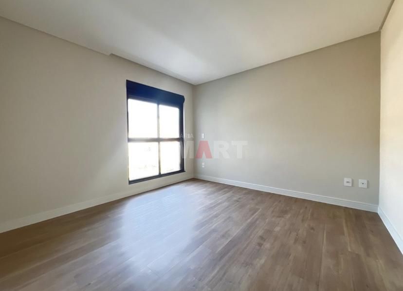 Apartamento com 1 suíte master + 2 demi suítes