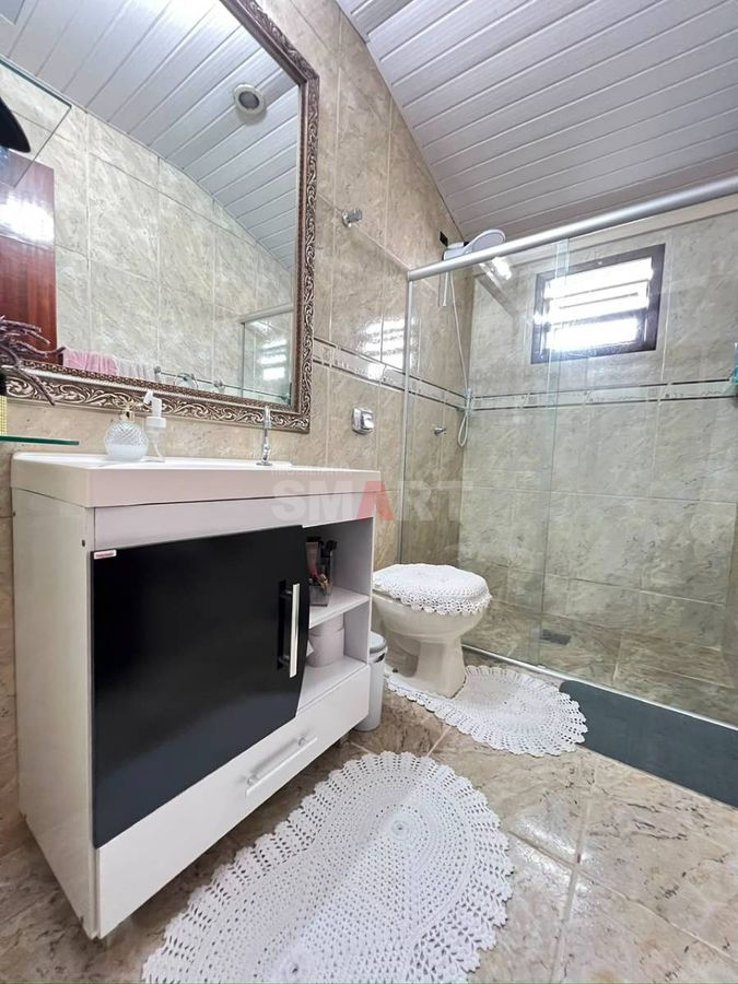 Casa com Piscina 1 Suíte e 2 Quartos no Centro de Jaraguá do Sul