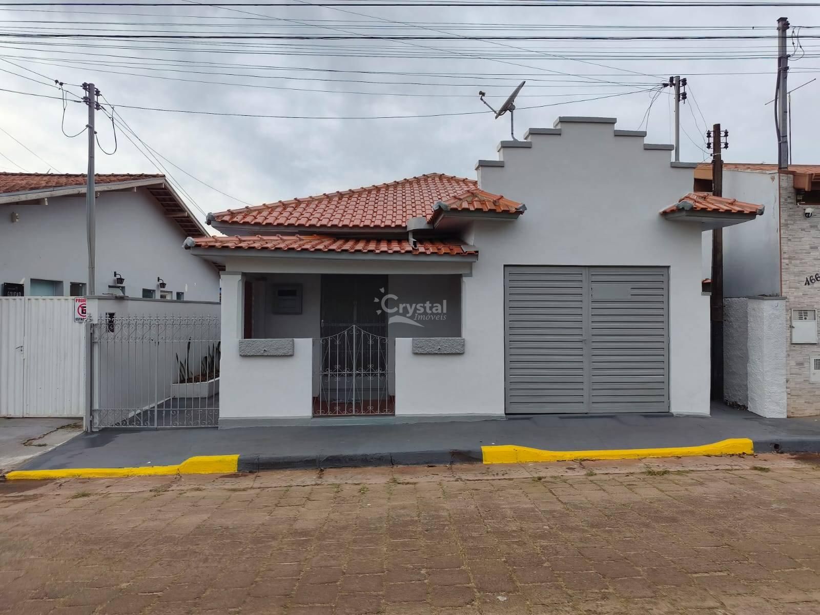 Casa para Alugar com 2 Dormitórios, Escritório, Quintal e Garagem Coberta no Centro - Avaré. Foto 2