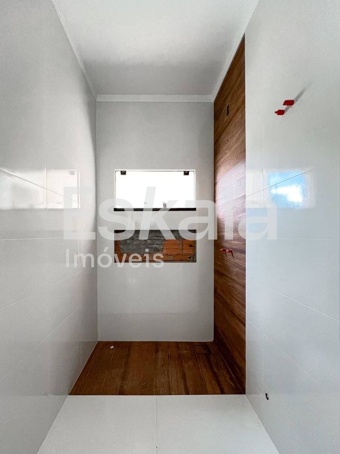 Casa Alto padrão Contendo 01 Suíte + 02 Dormitórios Jaragua 99 - Jaragua do Sul