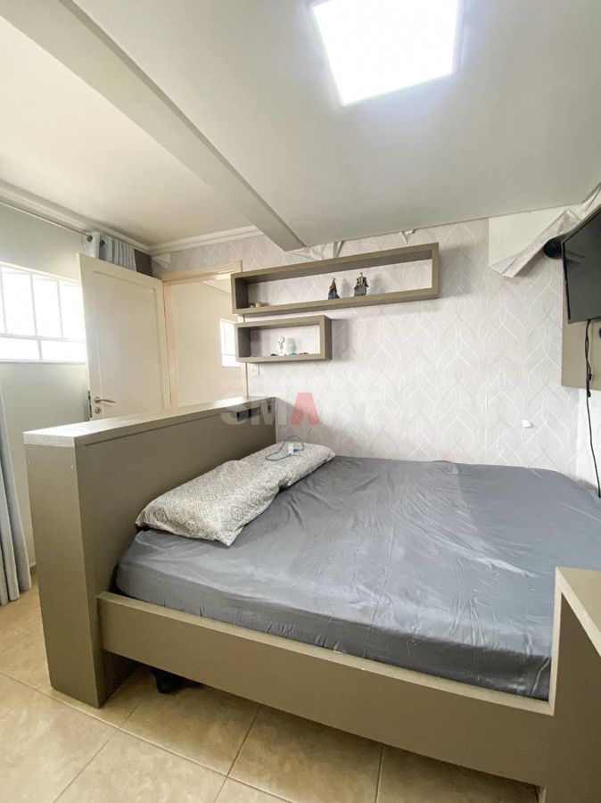 Casa à venda com 3 Suítes + 1 Quarto no bairro Czerniewicz