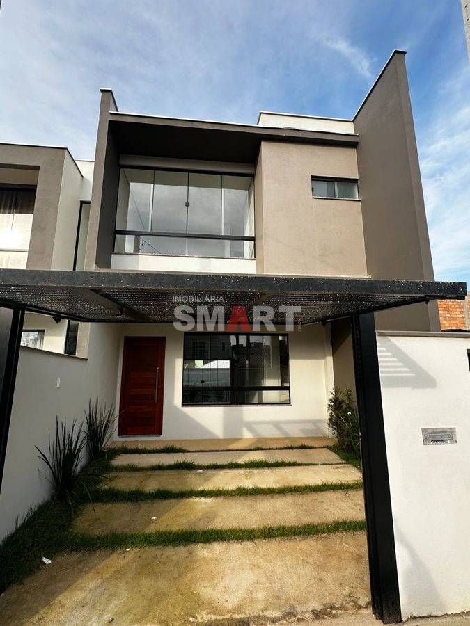Geminado Duplex com 1 Suíte + 2 Quartos e Espaço de Fundos com Churrasqueira
