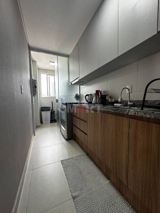 Apartamento semi-mobiliado com 1 suíte + 1 quarto com elevador