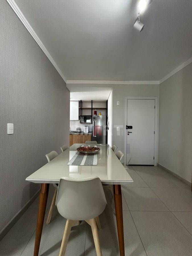 Apartamento semi-mobiliado com 1 suíte + 1 quarto com elevador