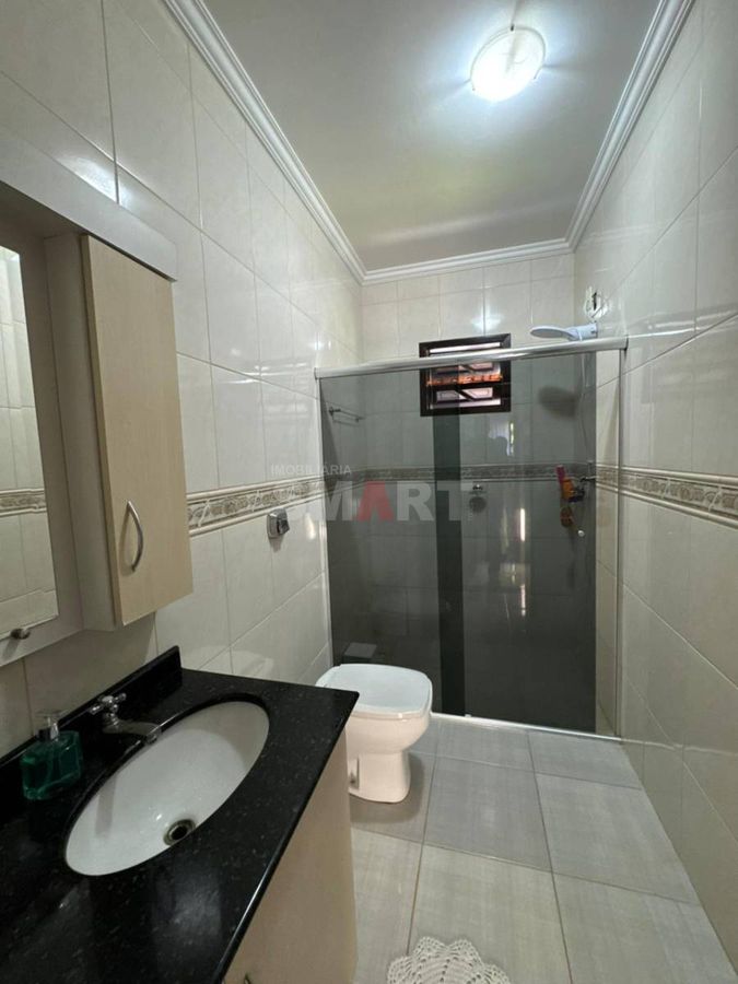 Casa com 3 Quartos e Ampla Área Externa no Amizade