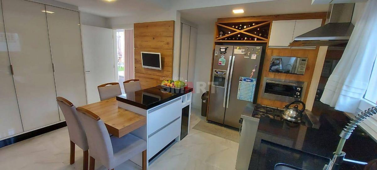 Casa com 4 Suítes no Bairro Nova Brasília