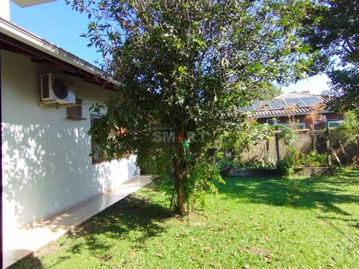 Casa Bem Localizada com 3 Quartos Sendo Uma Suíte