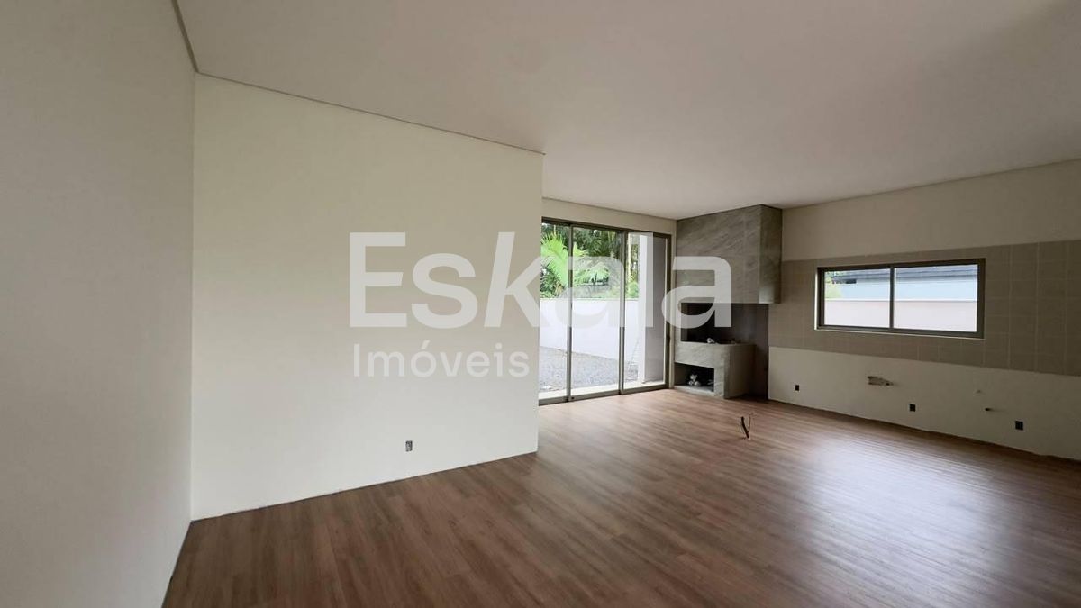 Casa Semimobiliada Com 01 Suíte Master + 02 Dormitórios Rau - Jaraguá Do Sul