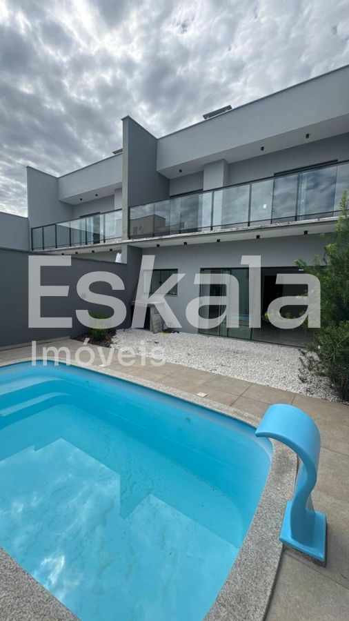 Sobrado Com 01 Suíte + 02 Quartos Com Piscina Três Rios Do Sul - Jaraguá Do Sul