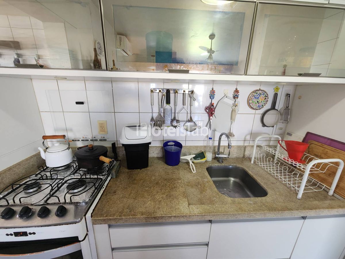 Lindo apto de 2 quartos com piscina a 300m da praia