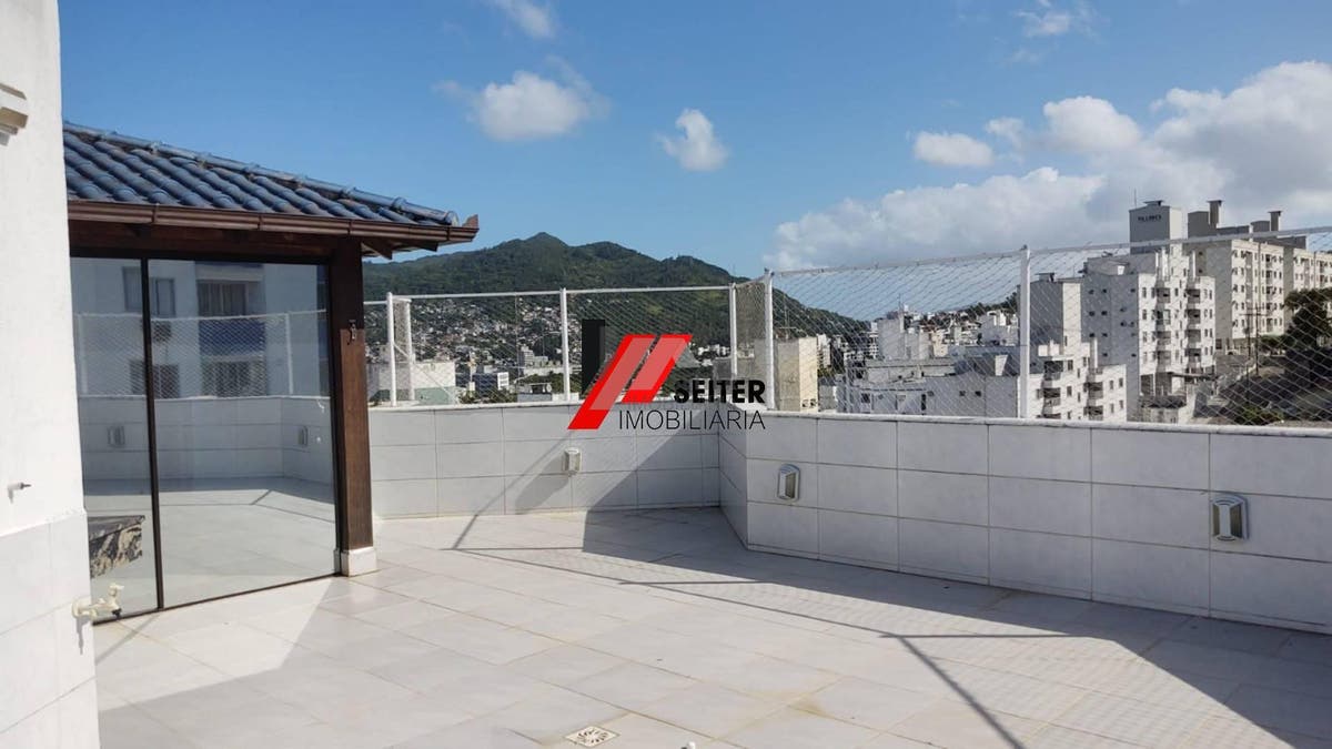 Cobertura para locação com 3 dormitórios em Carvoeira Florianópolis
