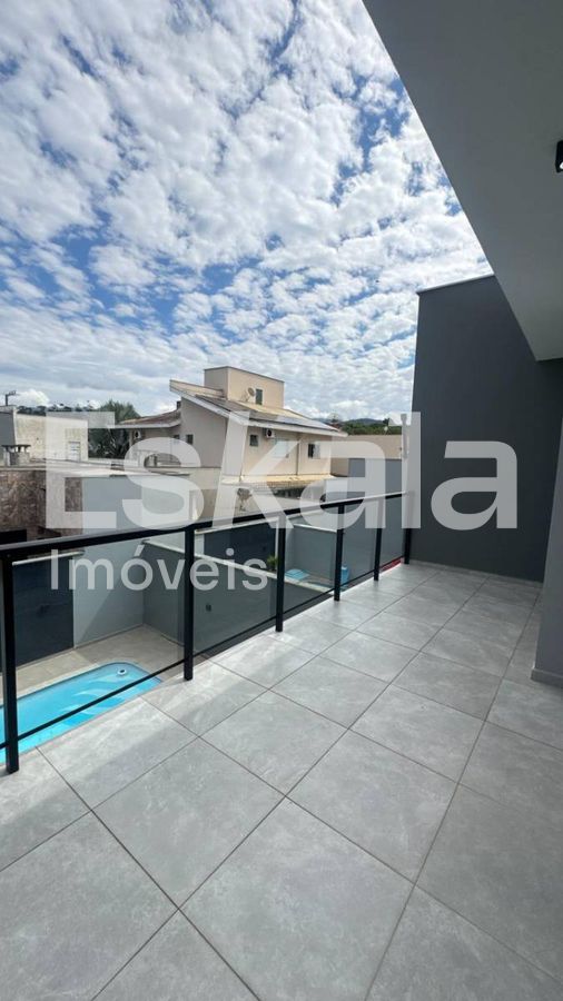 Sobrado Com 01 Suíte + 02 Quartos Com Piscina Três Rios Do Sul - Jaraguá Do Sul