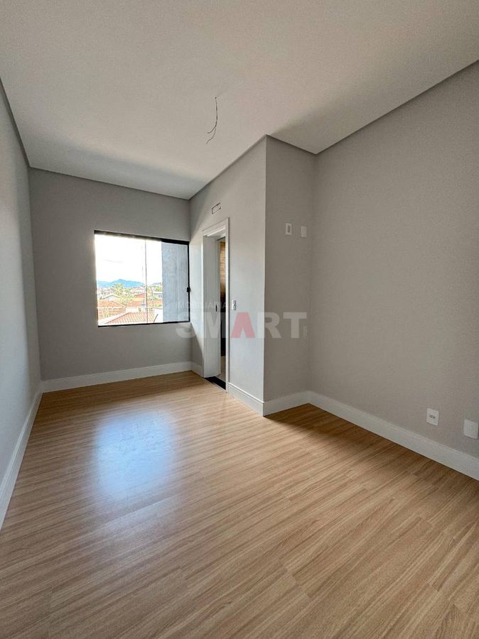 Geminado Duplex com Suíte + 2 Demi-suítes Rau