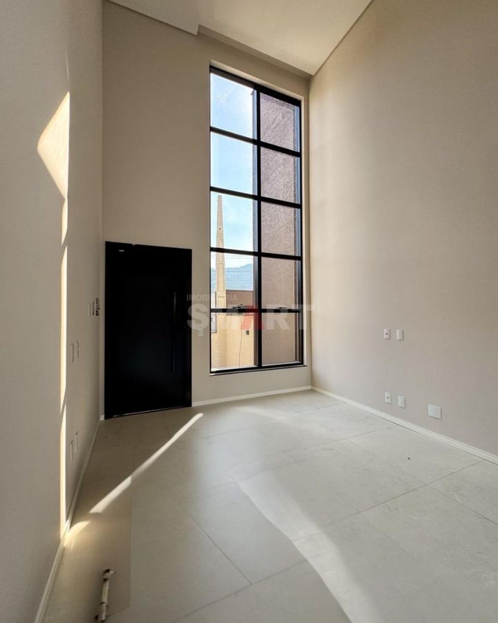 Casa Geminada com 01 Suíte e 02 Quartos no bairro Vila Lalau