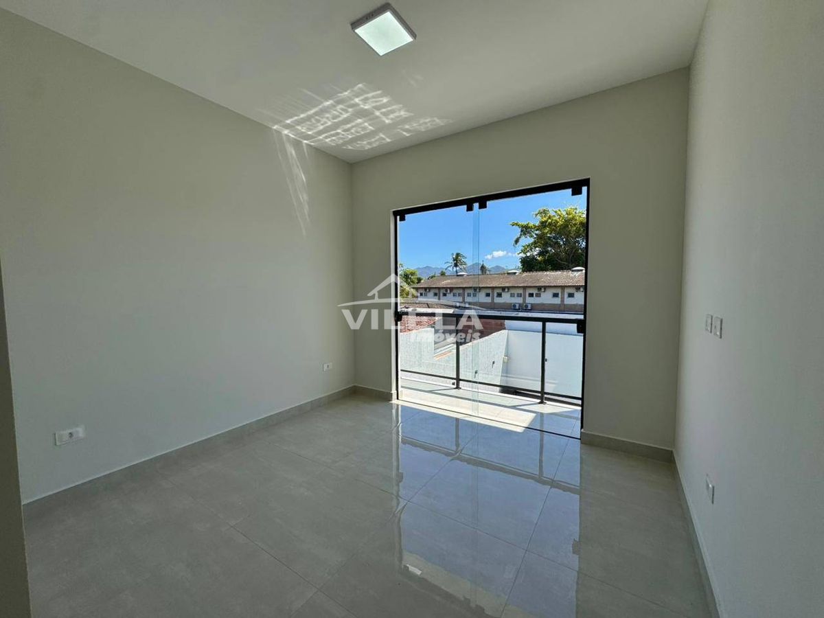 Sobrado Novo com Piscina e Área Gourmet no Bairro Porto Novo -Carguatatuba-Sp