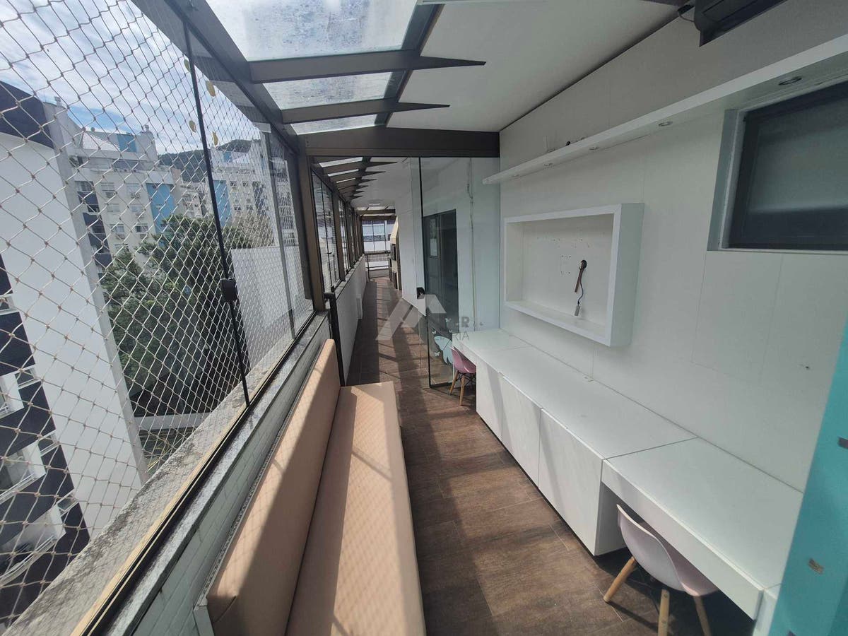 Apartamento tipo cobertura 3 quartos para alugar no itcorubi Florianopolis