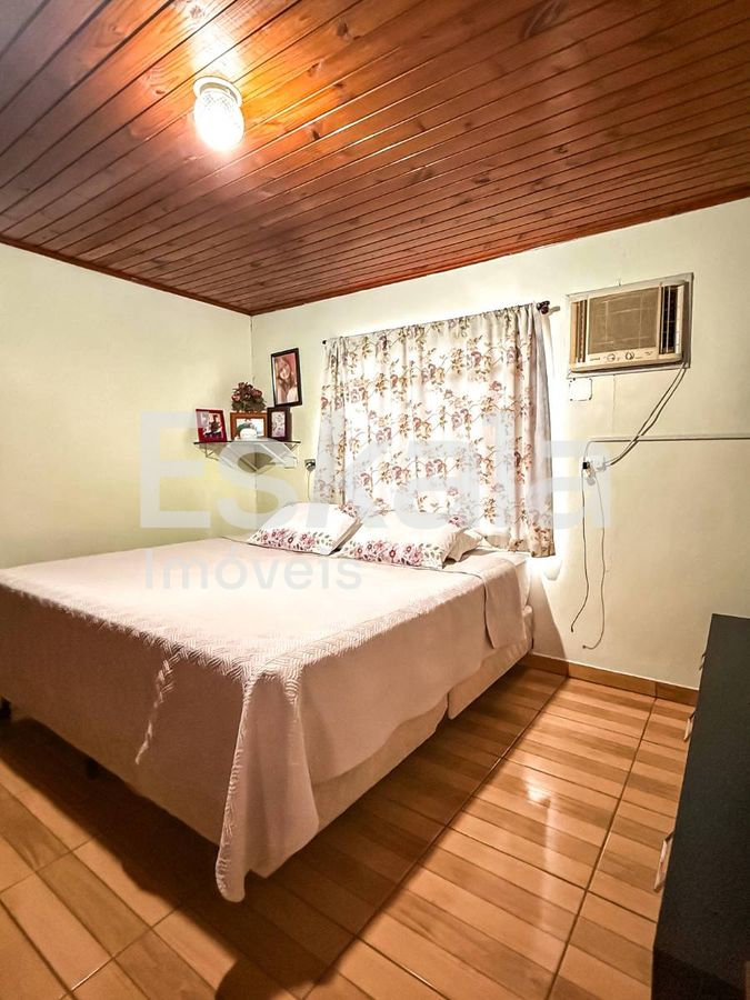 Casa Residencial, Contendo 04 Dormitórios + 04 Vagas de Garagem, Barra do Rio Cerro