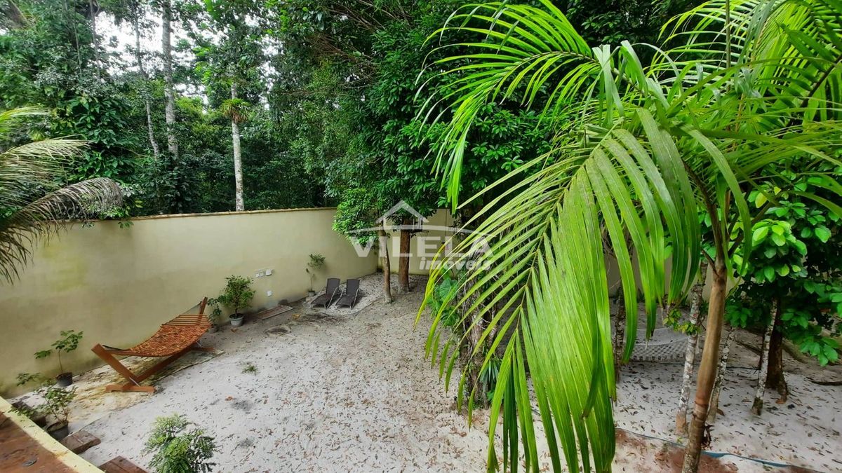 Sobrado com 4 quartos à Venda, Massaguaçu - Caraguatatuba.