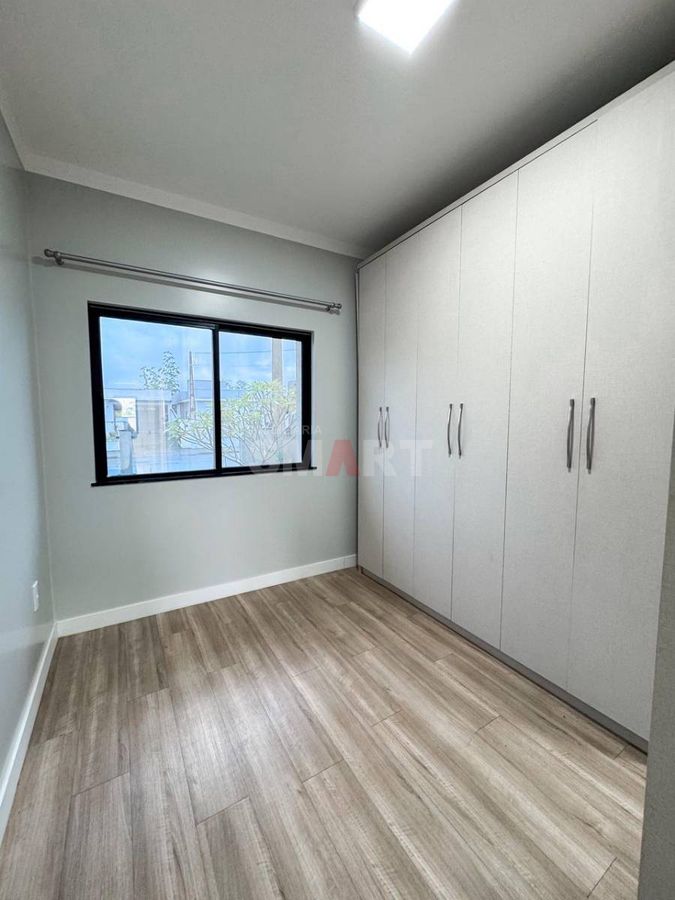 Casa com 01 Suíte + 02 Quartos e Amplo Terreno à Venda