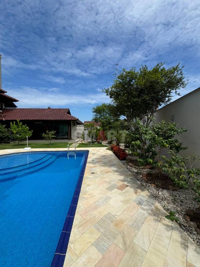 Casa Semimobiliada com 2 Suítes e 1 Quarto no Bairro Vila Nova