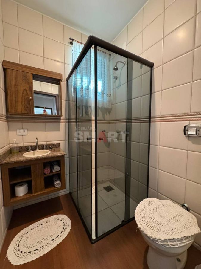 Casa Semimobiliada com 2 Suítes e 1 Quarto no Bairro Vila Nova